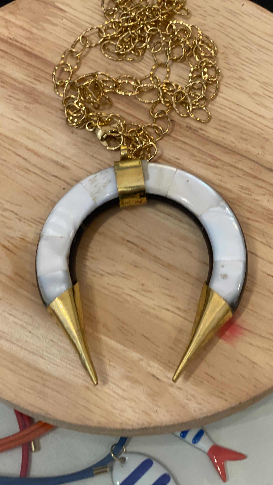 Collana corno mezzaluna