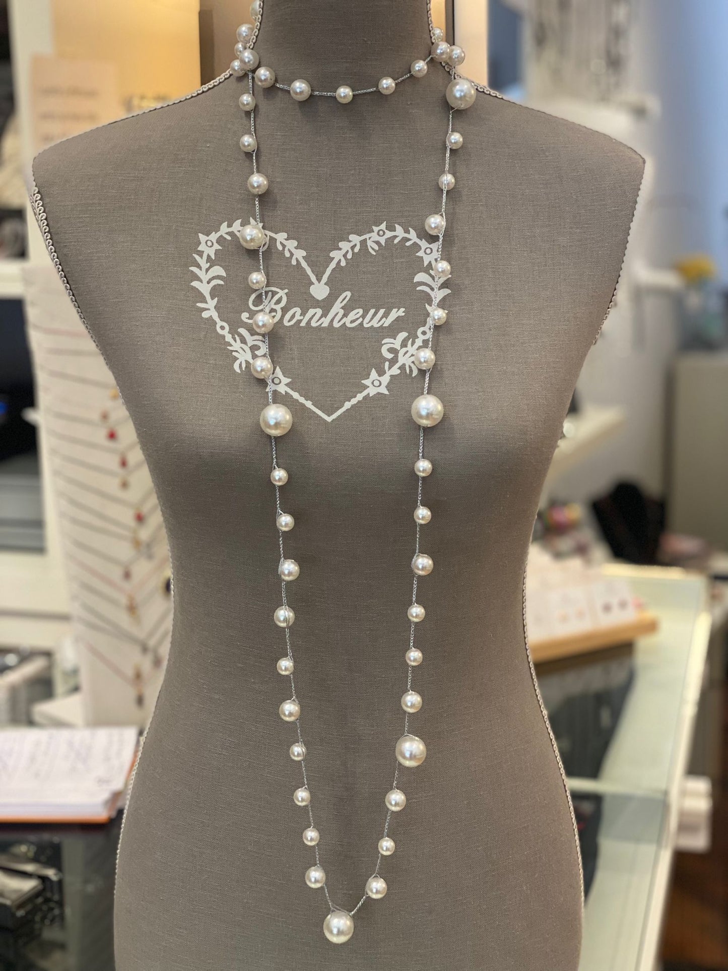 Collana lunga con perle