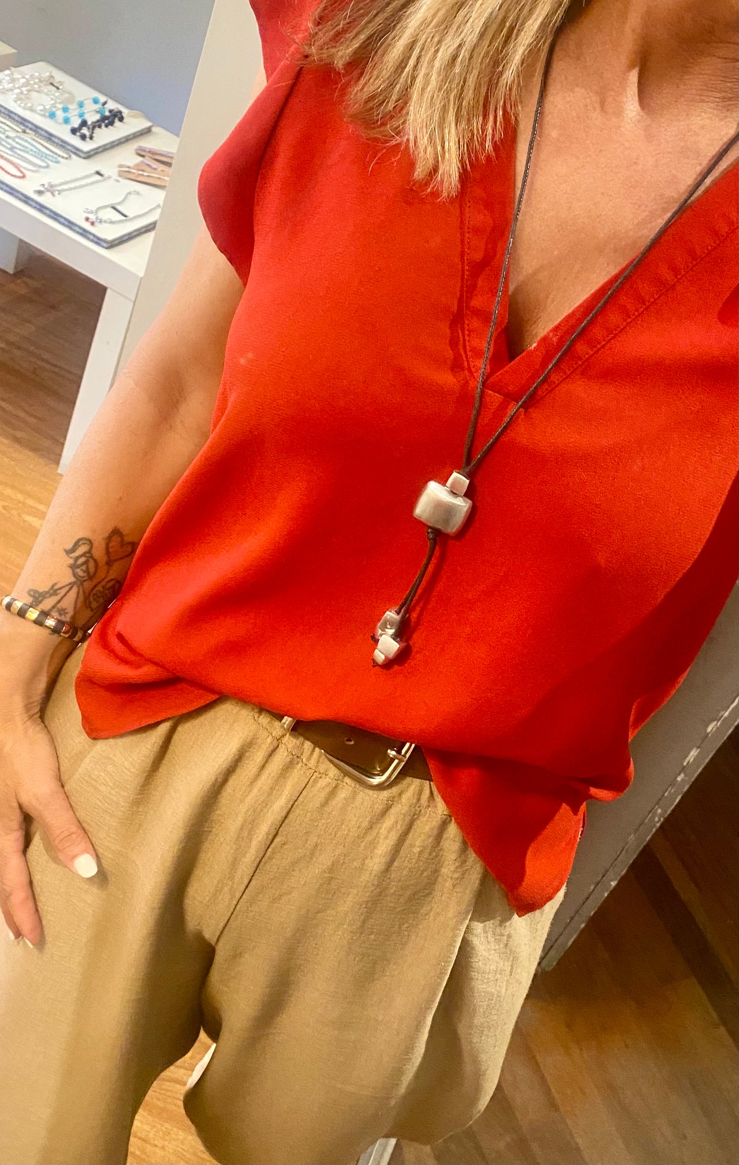 Collane con pendente alluminio.
