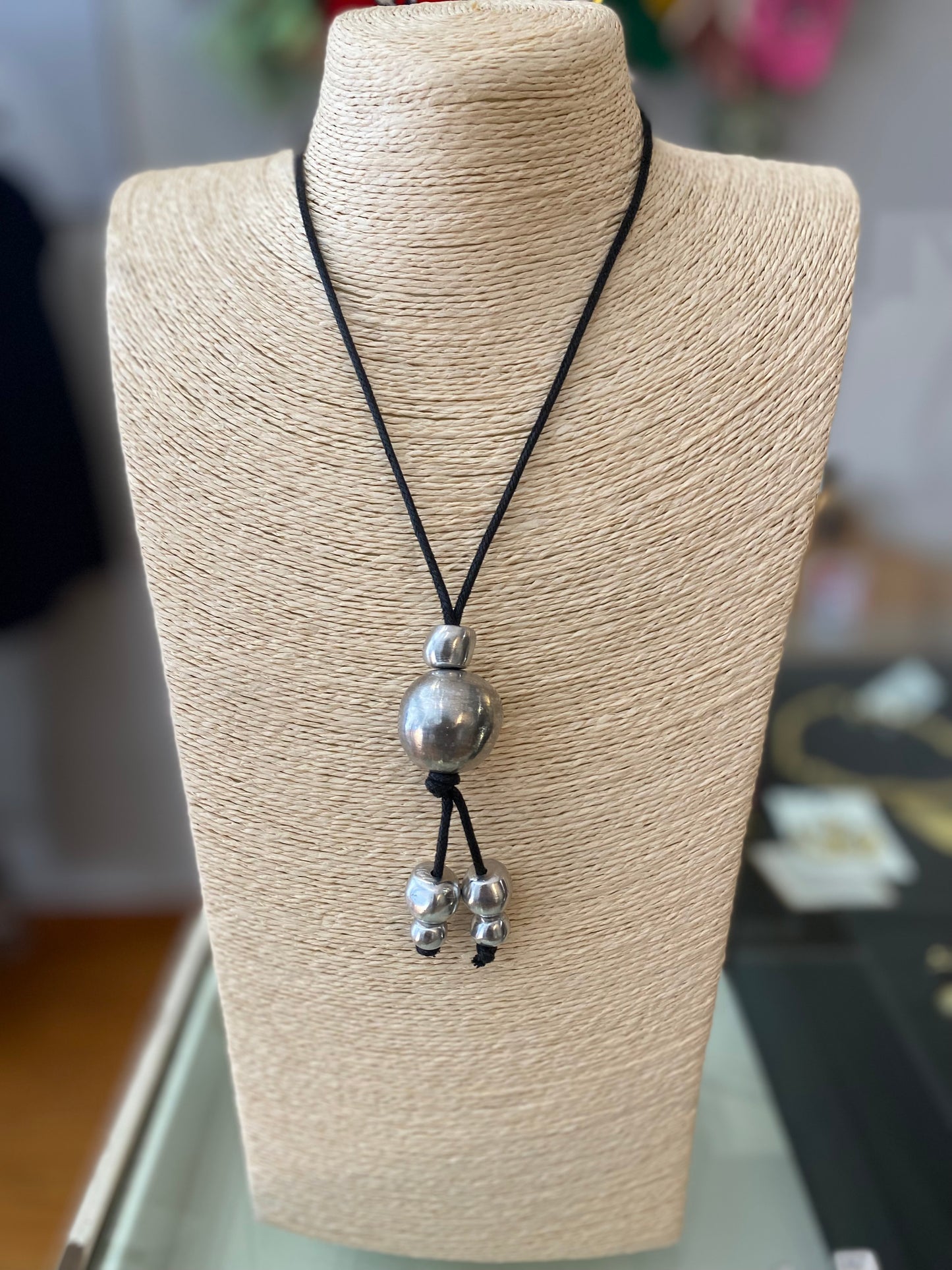 Collane con pendente alluminio.