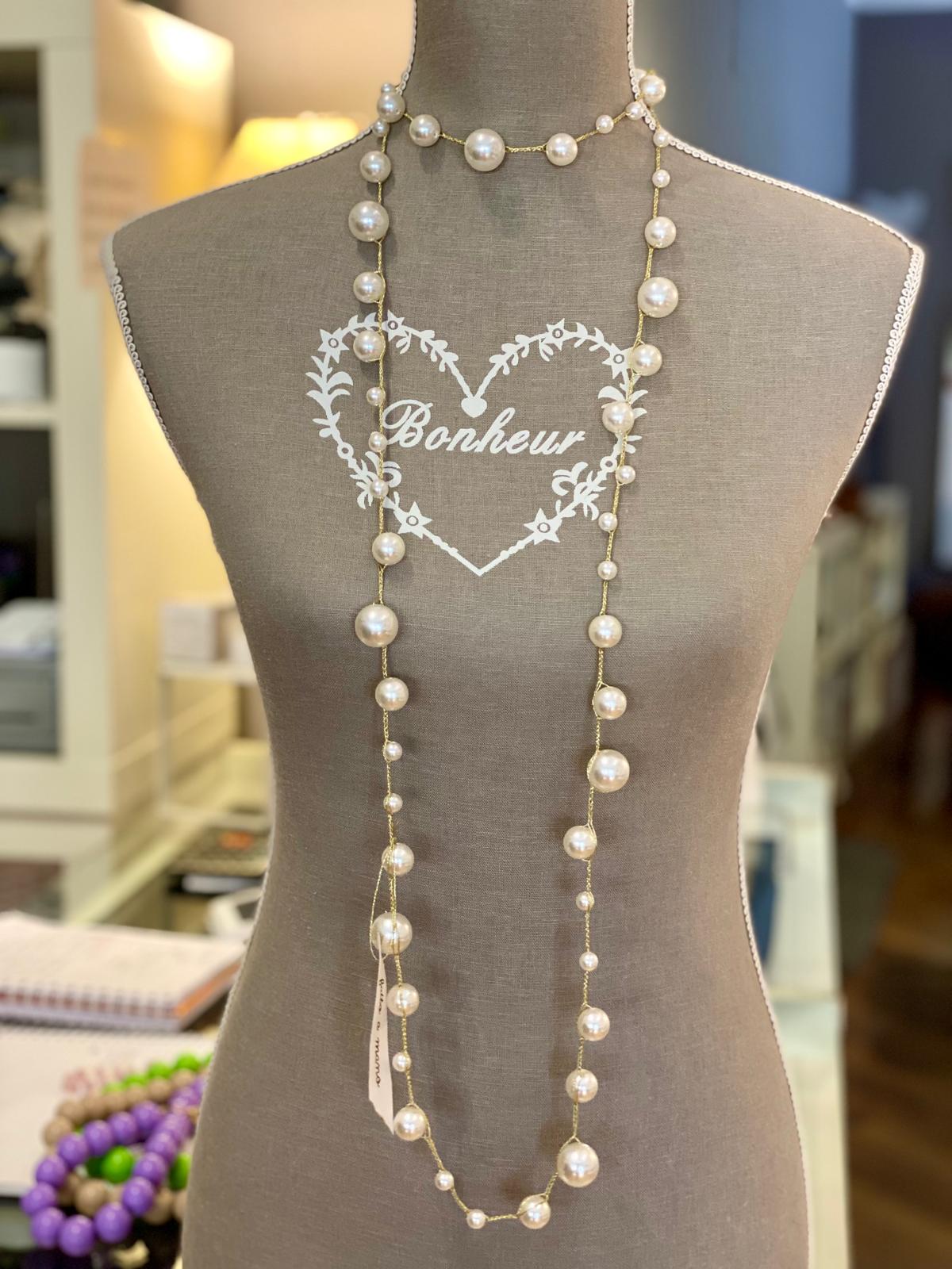Collana lunga con perle