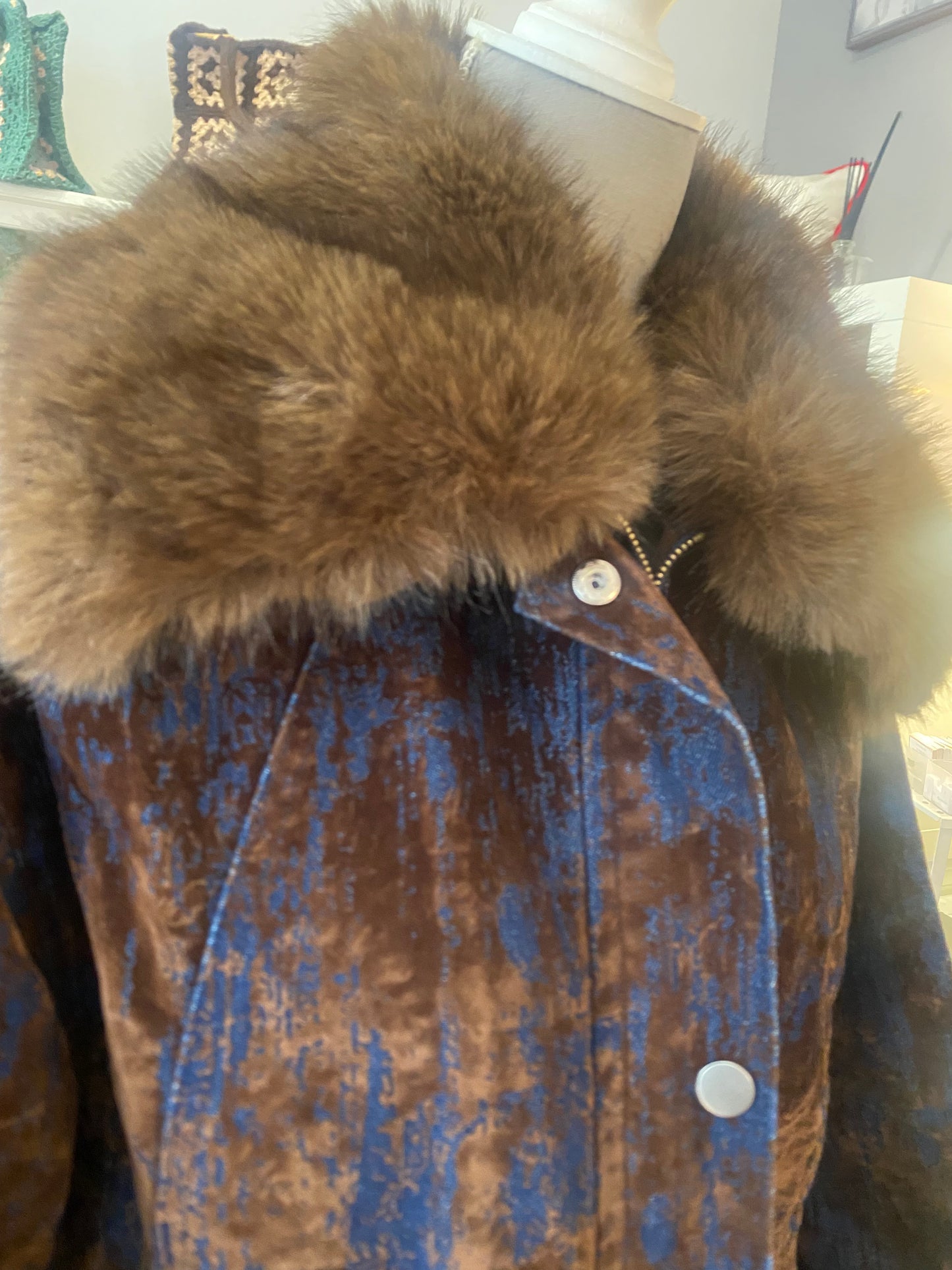 Giacca jeans e velluto con collo ecopelliccia