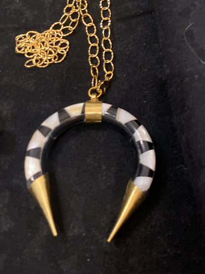 Collana corno mezzaluna