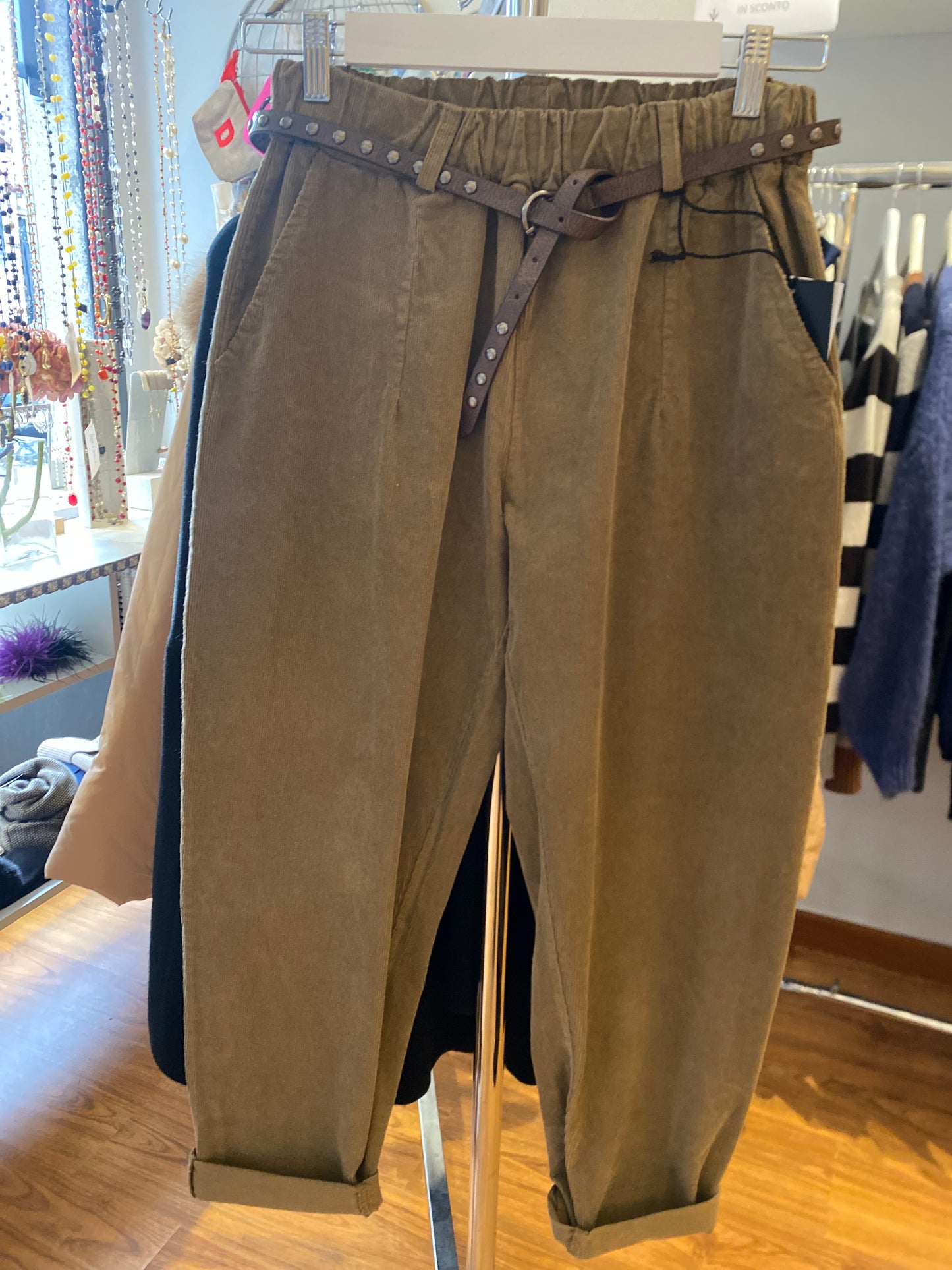 Pantaloni velluto con elastico