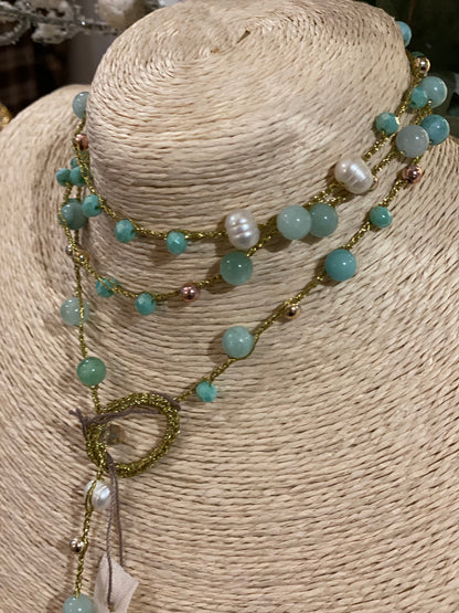 Collana lunga pietre dure perle fiume  e cristalli "Le Giravolte"