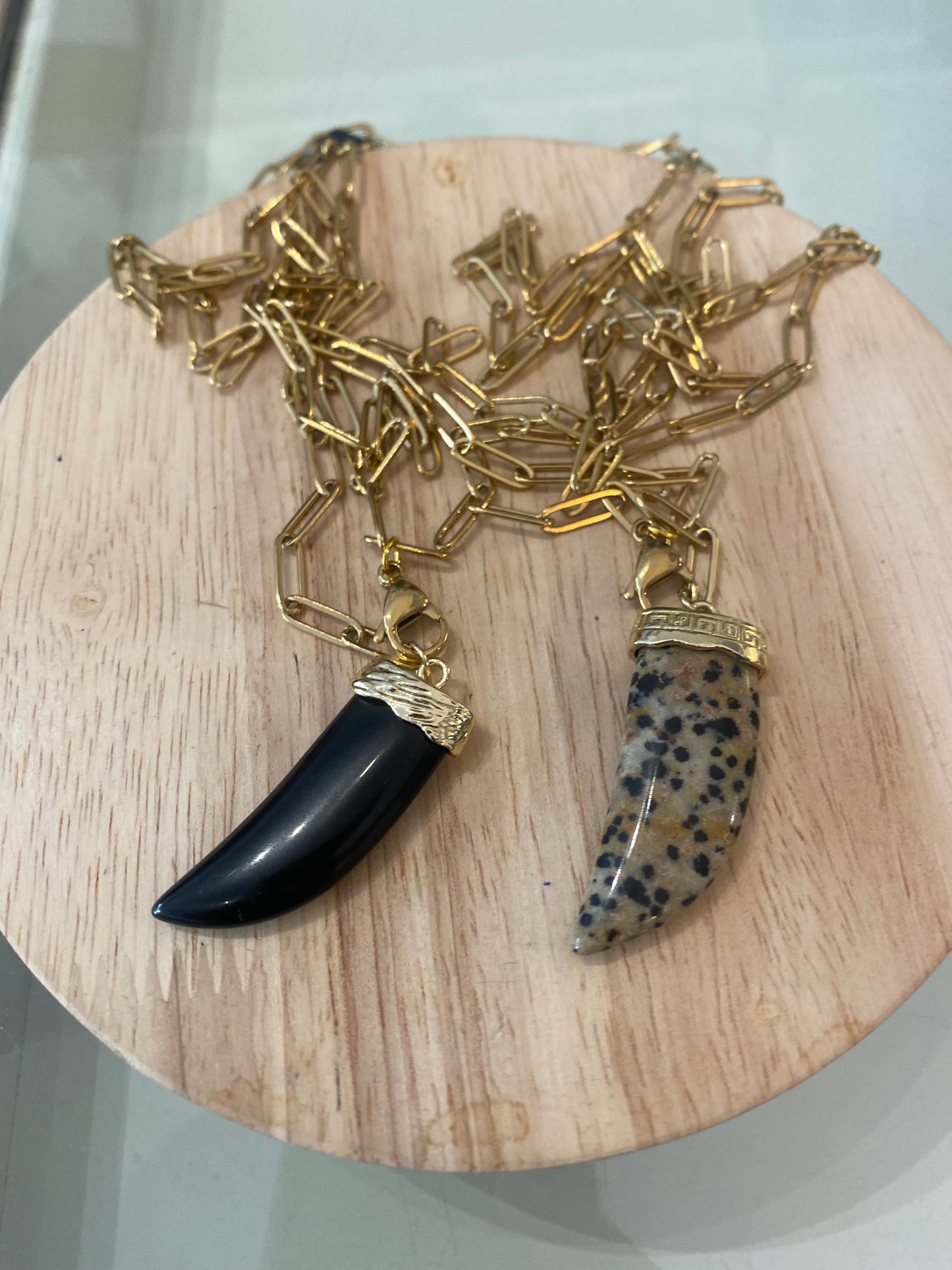 Collana lunga catena con corno medio