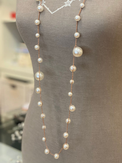 Collana lunga con perle