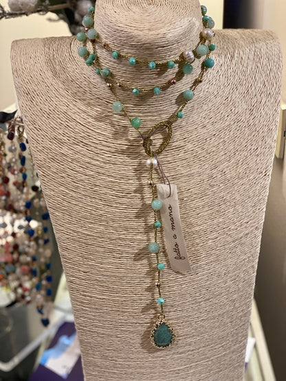 Collana lunga pietre dure perle fiume  e cristalli "Le Giravolte"