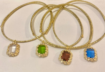 Girocollo magnetico con cristalli o corno