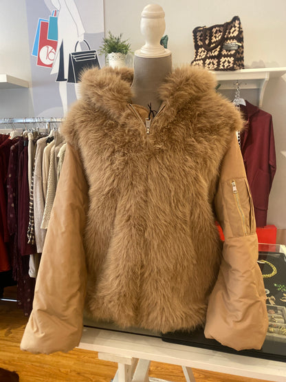 Giaccone tecnico ecopelliccia  con cappuccio