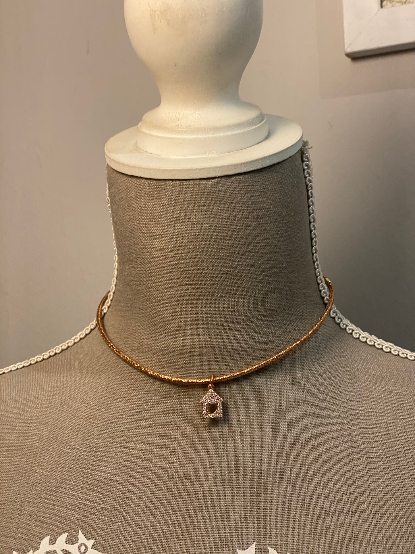 Girocolli magnetici con pendente in zirconi