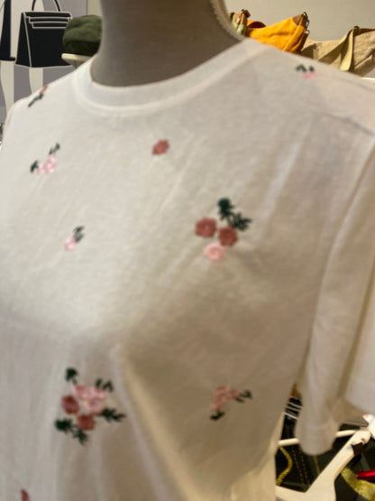 T-shirt cotone 100% con fiorellini ricamati🌸