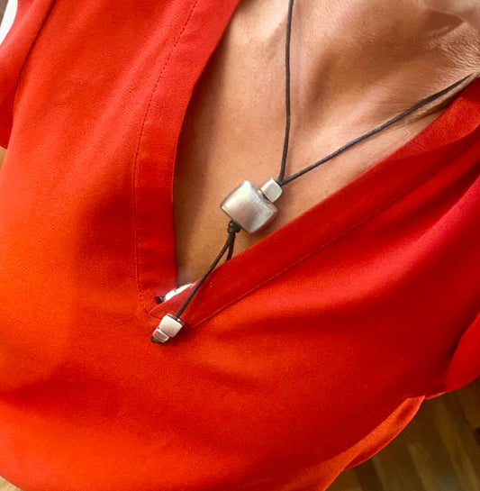 Collane con pendente alluminio.