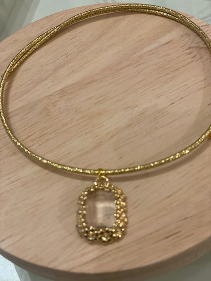 Girocollo magnetico con cristalli o corno