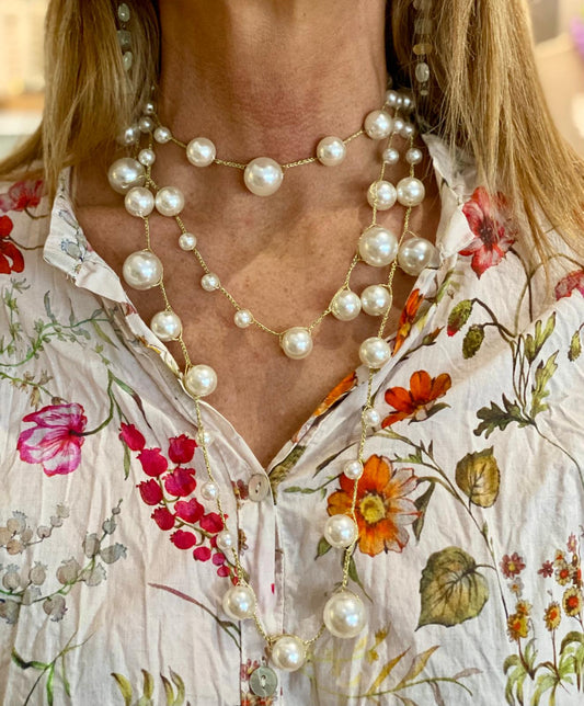 Collana lunga con perle
