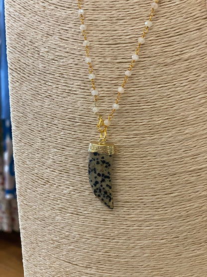 Collana lunga - Corno in pietra grande